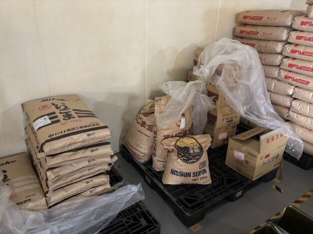 【産業廃棄物の処理】食品工場の廃プラと汚泥の廃棄処理を埼玉県にて行った事例を紹介します。